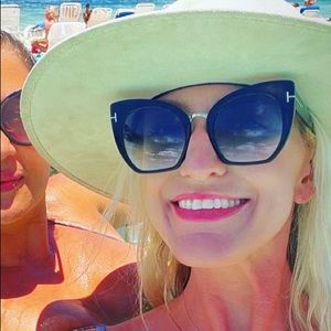 Meet your Posher, Samantha